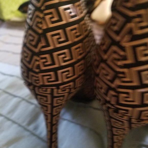 Fashion Nova Over-The-Knee Boots - Picture 4 of 5